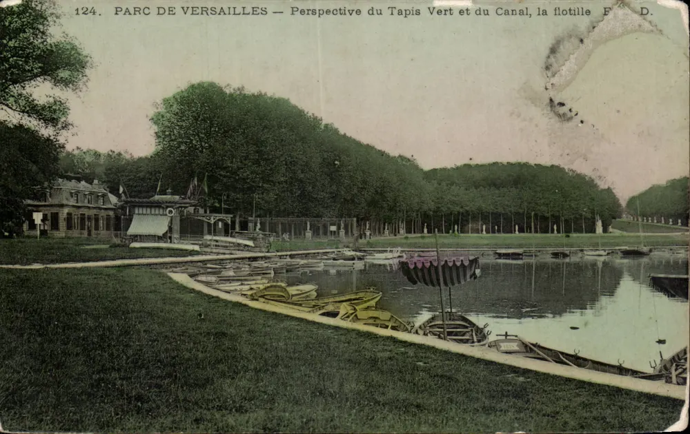 Park von Versailles — Perspektive des Grünschals und des Kanals, die Flottille - Vorderseite
