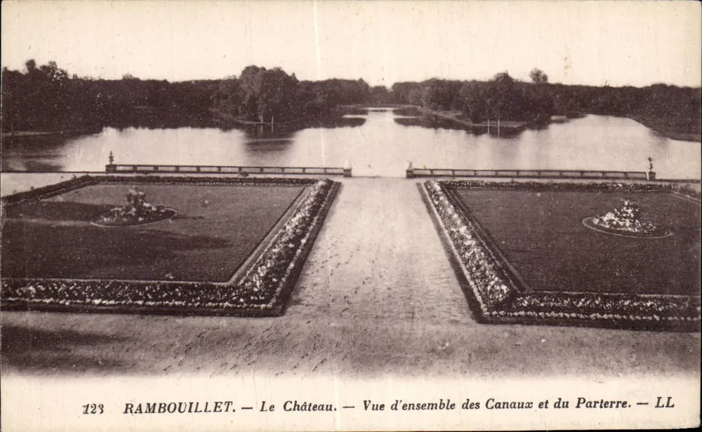Rambouillet — Das Schloss — Übersicht der Kanäle und des Parterres — LL - Vorderseite