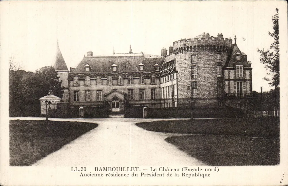 Ramboillet — Das Schloss (Nordfassade) — Ehemalige Residenz des Präsidenten der Republik — LL.30 - Vorderseite