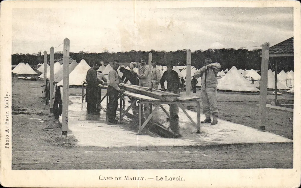 Campamento de Mailly — El Lavadero — Foto A. Pavie, Mailly - Anverso