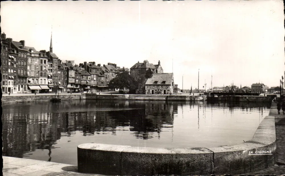 Honfleur — O basso com água — LA CIGOGNE - Frente