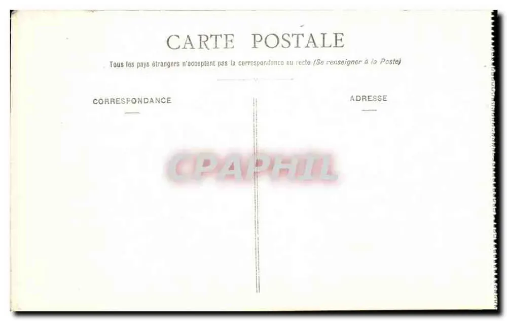 Coucy-le-Château (Aisne) — Innenansicht der Ruinen des Schlosses (13. Jahrhundert) — Die Halle der Geschenke und der Teufelturm - Rückseite