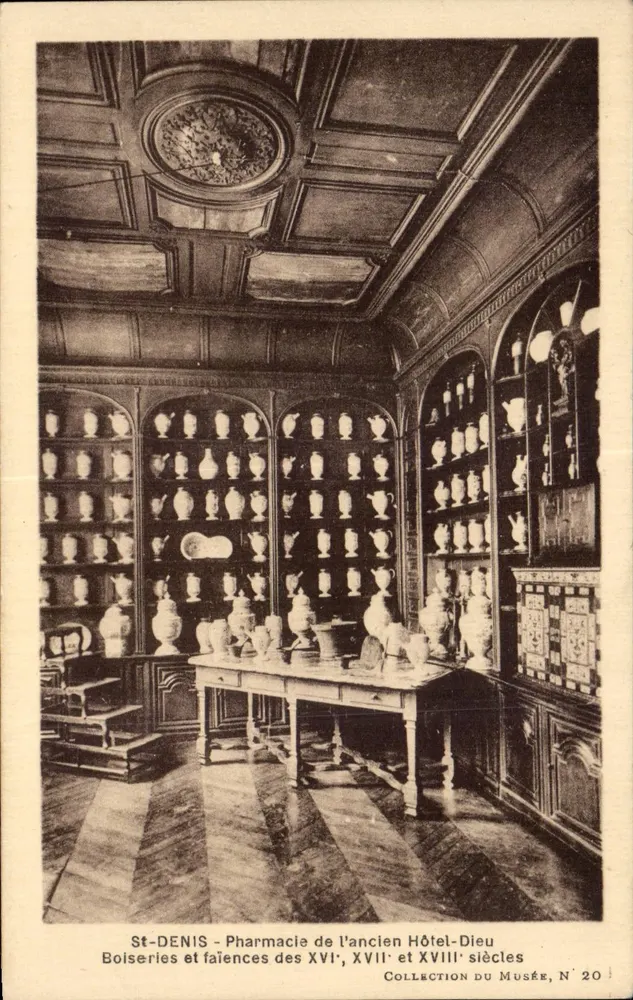 St-Denis - Apotheke des ehemaligen Hôtel-Dieu — Holzarbeiten und Keramik aus dem 16., 17. und 18. Jahrhundert — Museumssammlung, Nr. 20 - Vorderseite
