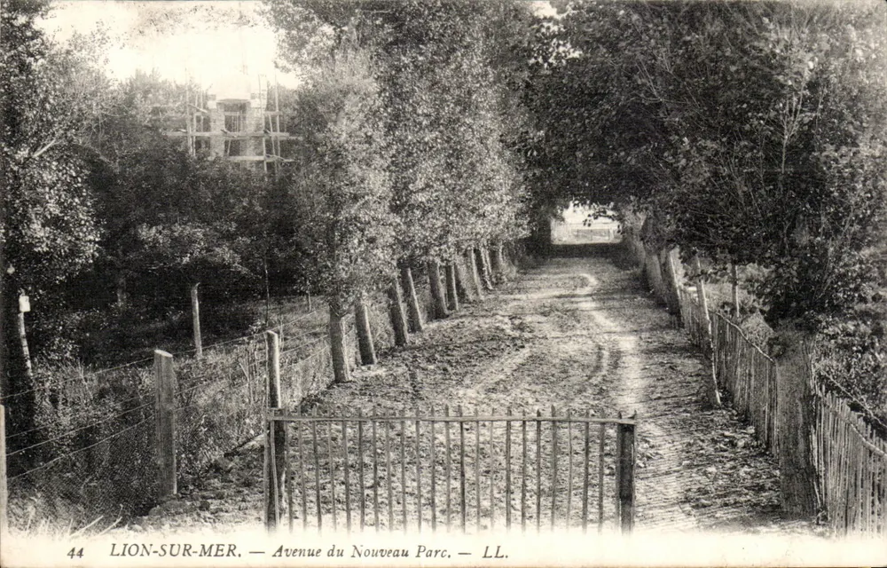Lion-sur-Mer — Avenue du Nouveau Parc — LL. n°44 - Vorderseite