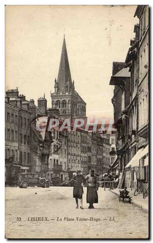 Lisieux — A Praça Victor-Hugo — LL n°33 - Frente