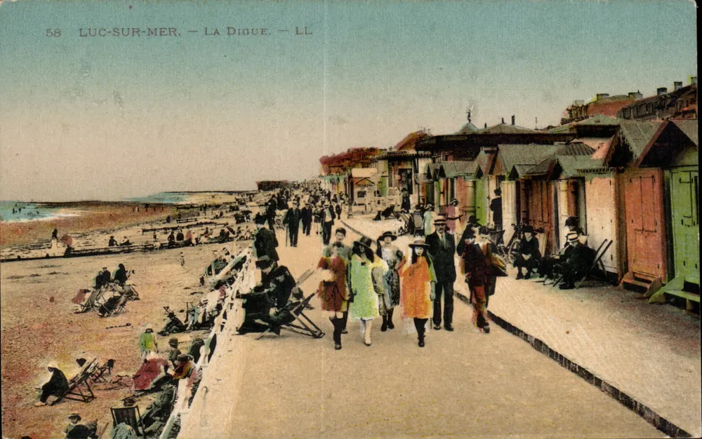Luc-sur-Mer — A Digue — LL - Frente