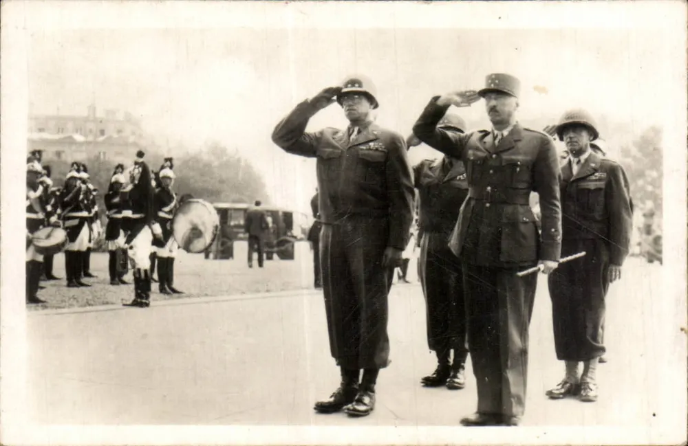 Militärische Zeremonie — Gruß zwischen amerikanischen und italienischen Offizieren - Vorderseite