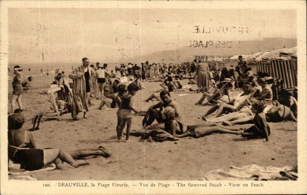 Deauville, die Blütenstränden — Strandansicht — Blick auf den Strand - Vorderseite