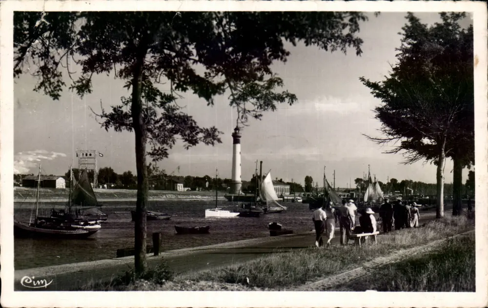 Ouistreham - Riva-Bella (Calvados) — Ansicht vom Hafen — Originalphotographie - Vorderseite