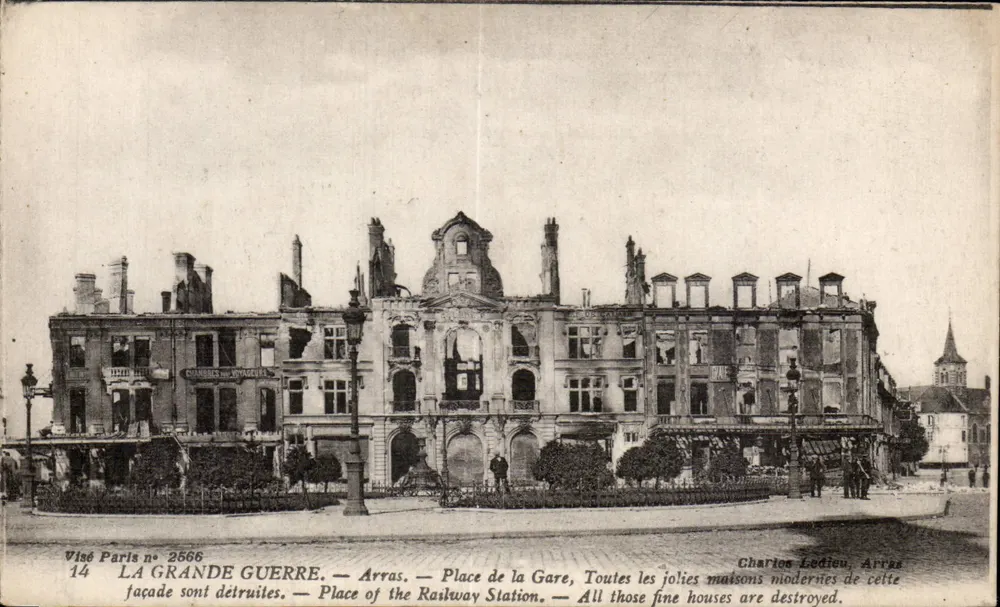 Plaza de la Estación — Arras — Ruinas de la estación después de la Gran Guerra — Charles Ledieu, Arras - Anverso