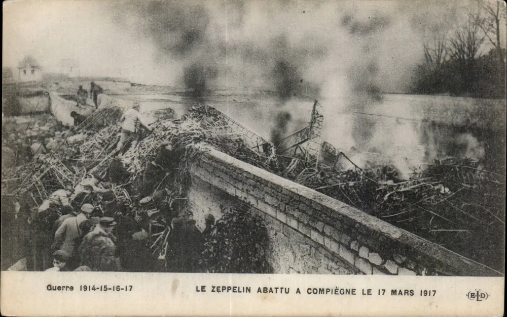 Zeppelin abgeschossen in Compiègne — Krieg 1914-15-16-17 — Ausgabe BLPD - Vorderseite