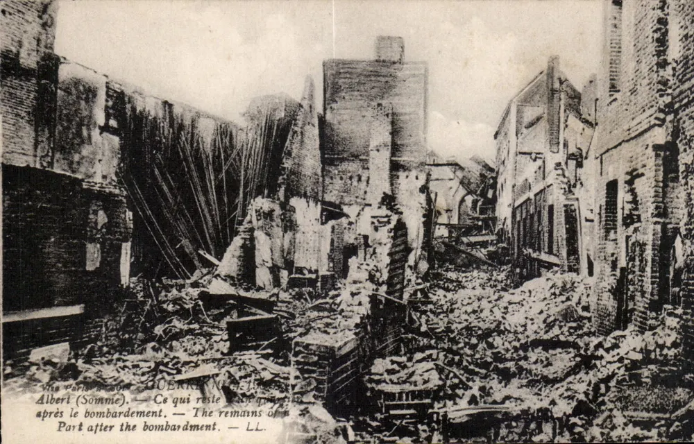 Albert (Somme) — Was nach dem Bombardement übrig bleibt — LL - Vorderseite