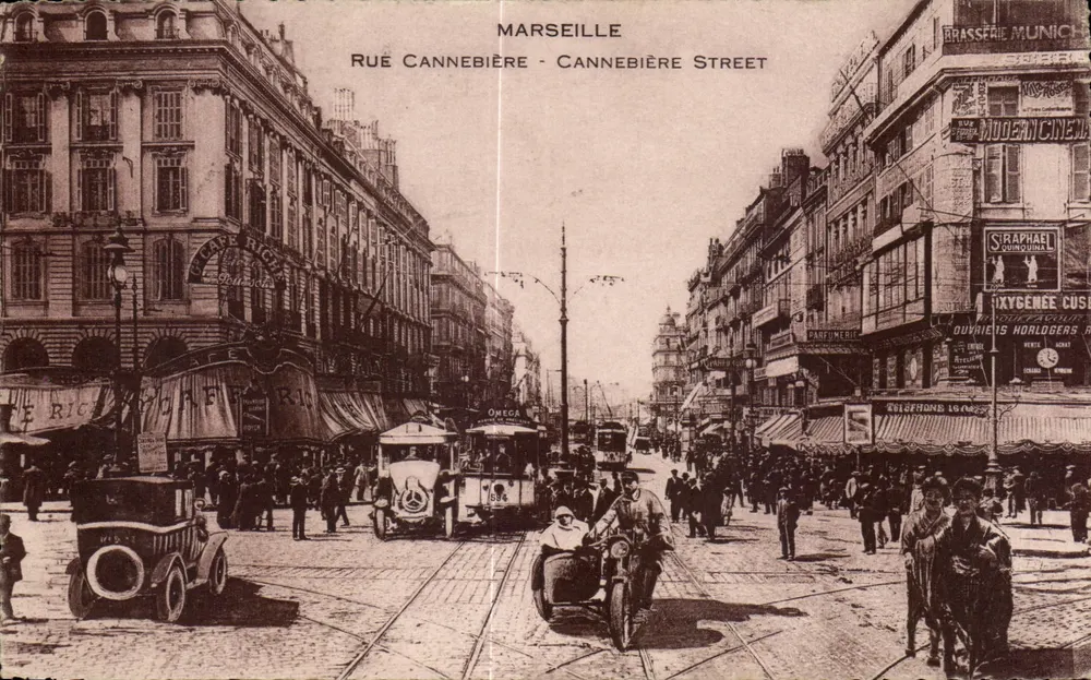 Marseille — Rue Cannebière — Brasserie Munich und Modern Cinema - Vorderseite