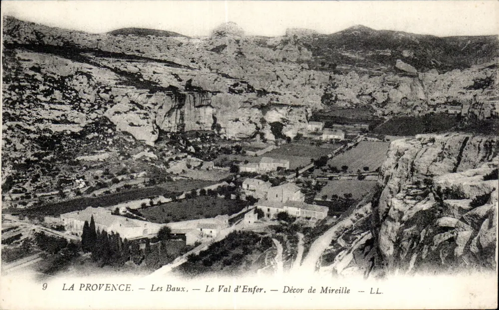 Les Baux - O Vale do Inferno - Decoração de Mireille - LL - Frente