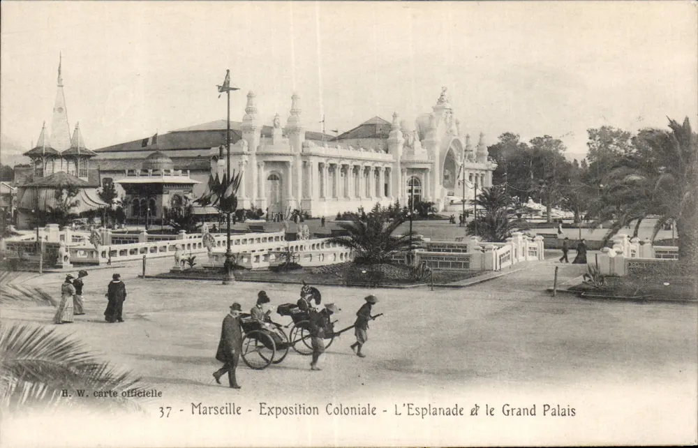 Marseille - Kolonialausstellung - Die Esplanade & das Große Palais — H. W. offizielle Karte n°37 - Vorderseite