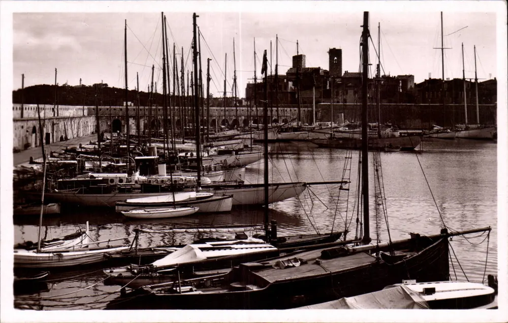 Le Petit Port — Antibes — Editor: Raphaël, n°77 - Frente