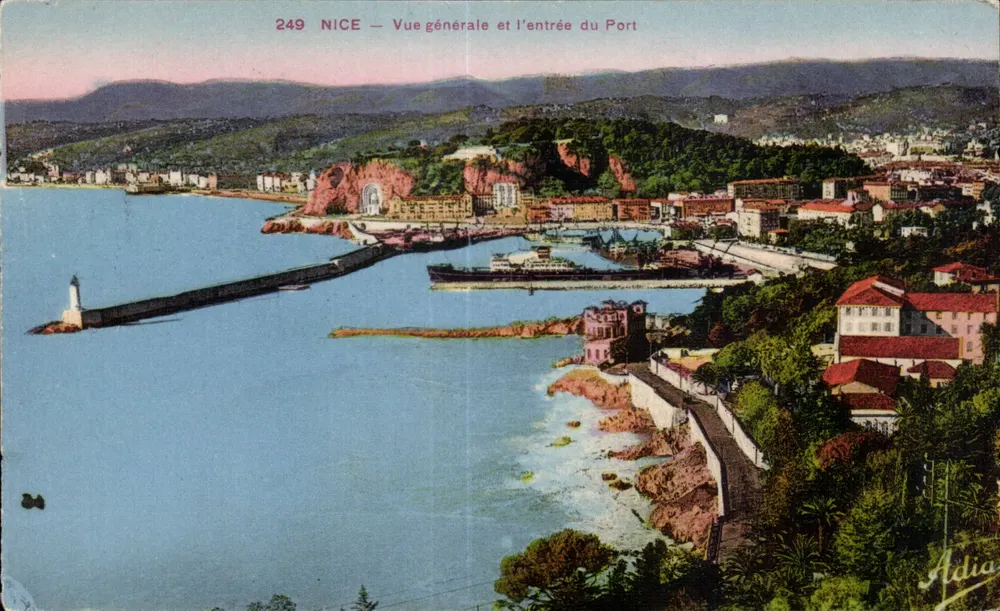 NICE — Vista geral e a entrada do Porto — Adia, n° 249 - Frente
