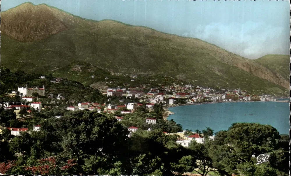 Visão geral tirada do Cap Martin — Menton — editor Cap - Frente