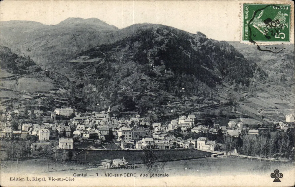 Vic-sur-Cère — Vista geral — Edição L. Rispal, n°7 - Frente