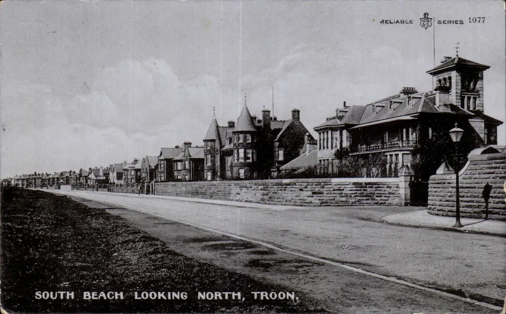 South Beach Looking North, Troon — Reliable Series 1077 - Vorderseite