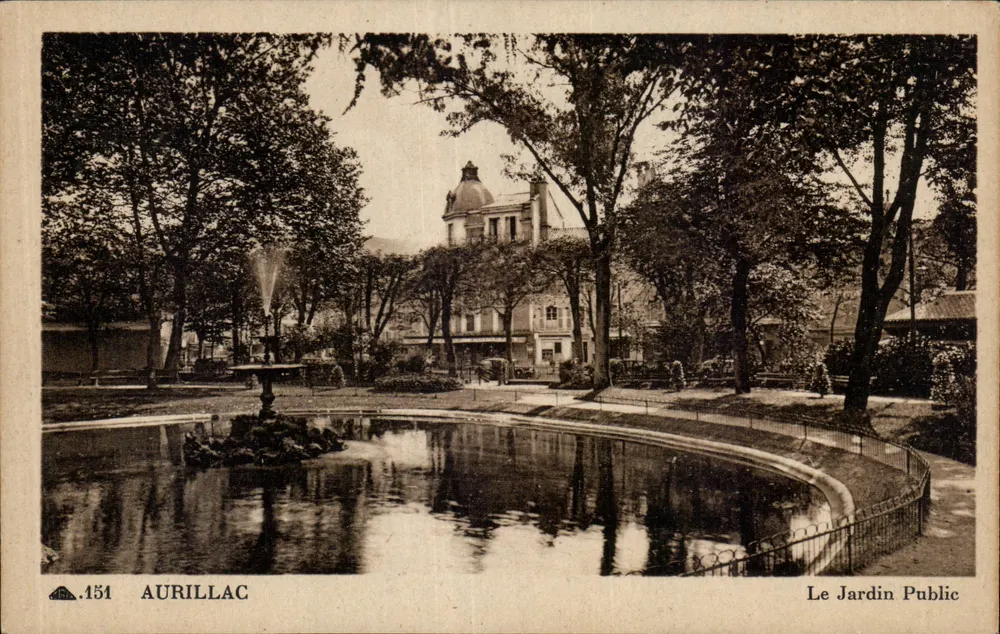Aurillac — Le Jardin Public — Cie des Arts Plastomécaniques, n°131 - Frente