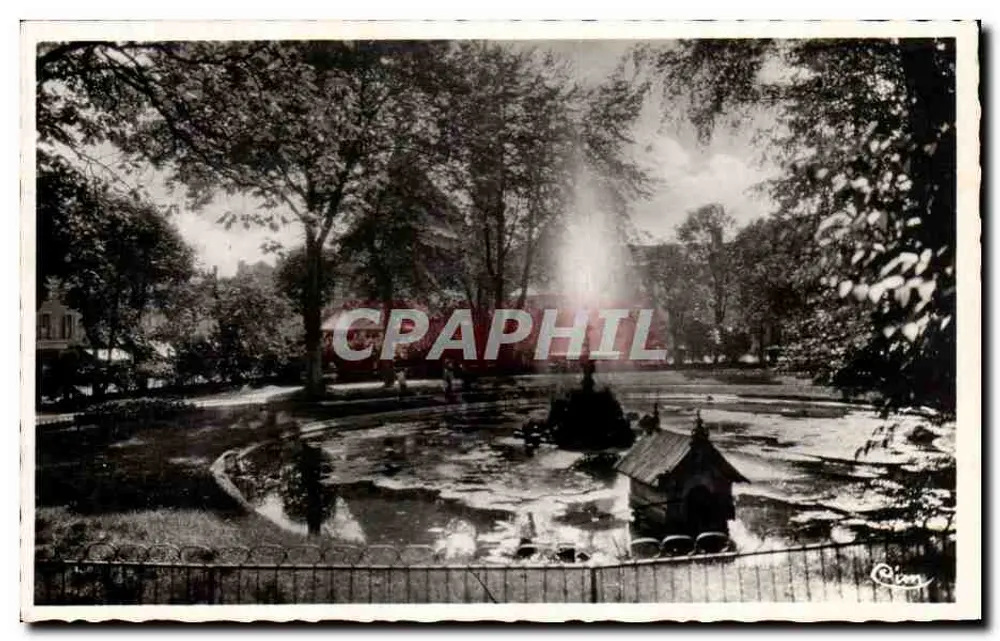 Aurillac (Cantal) — Interior do Square — editor Combice, imp. Macon - Frente