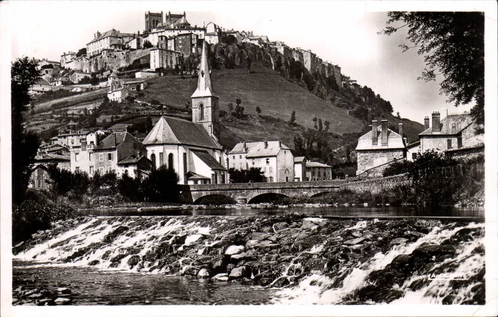 Saint-Flour (Cantal) — Vista tomada en las orillas del Ander — Ediciones Véritable, Vichy - Anverso