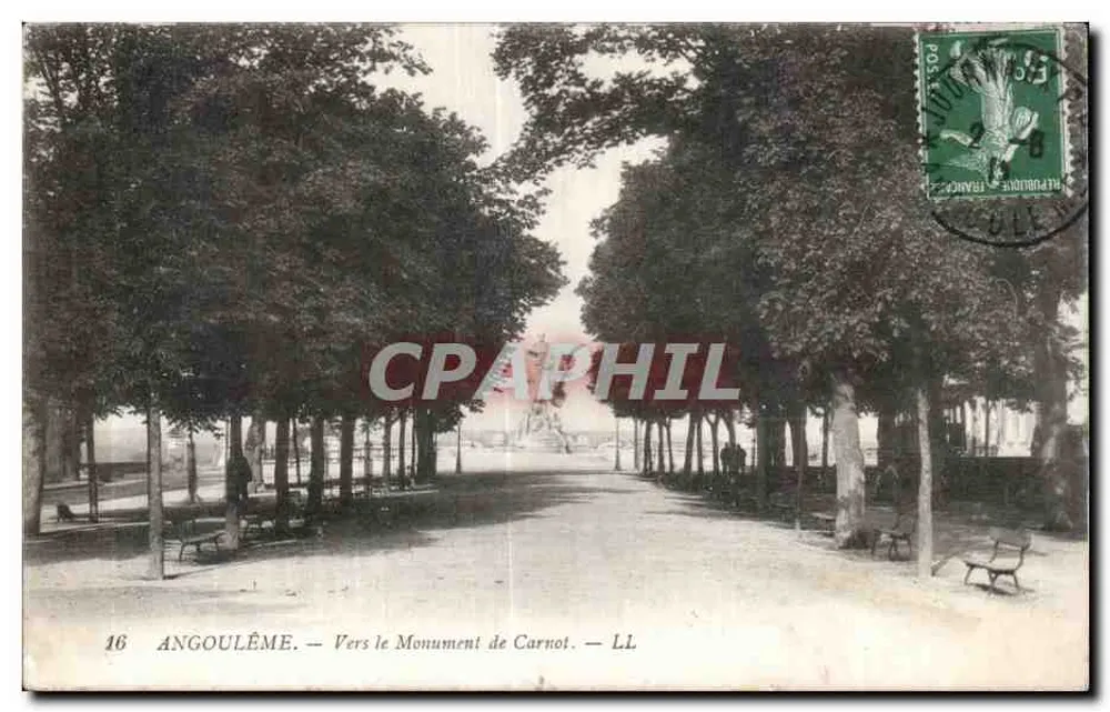 Angoulême — Em direção ao Monumento de Carnot — LL - Frente