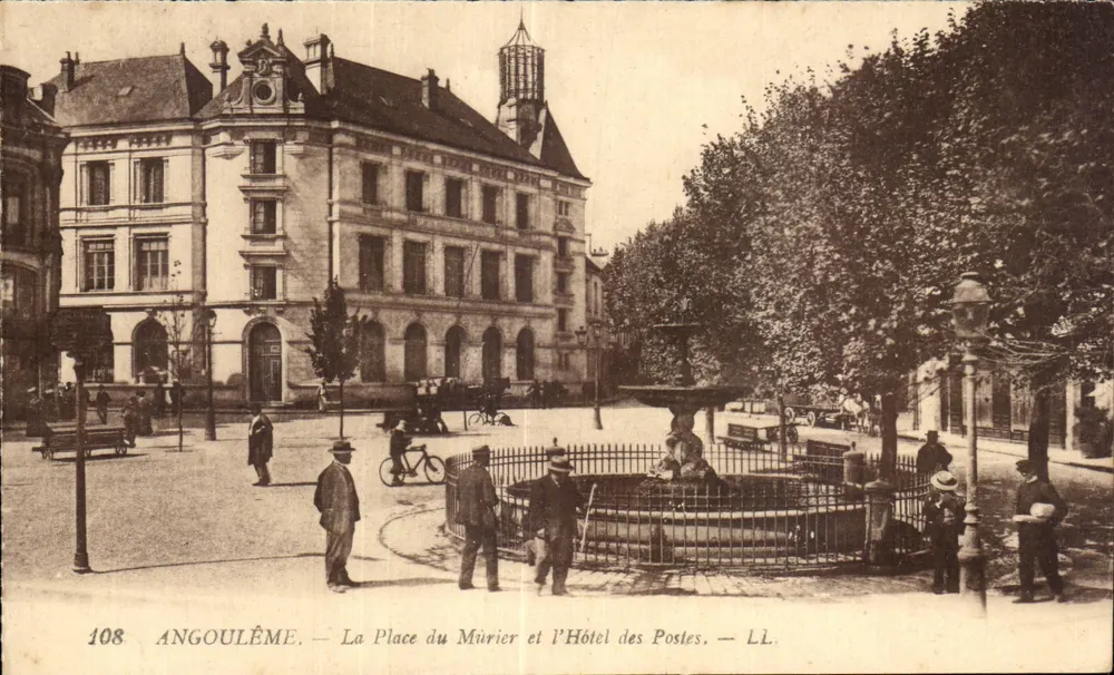 Angoulême — Der Platz des Maulbeers und das Postamtshotel — LL. - Vorderseite