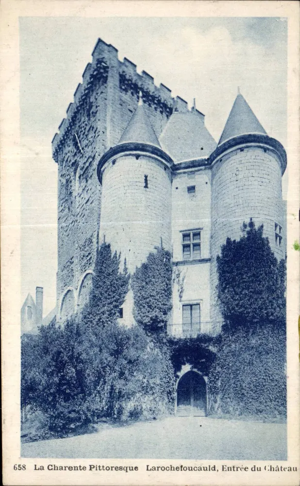 Larocheffoucauld — Entrada do Castelo — A. Gibbert, editor, n° 658 - Frente