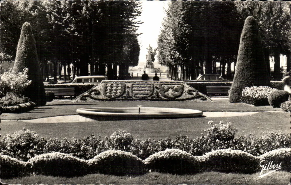 Garten des Rathauses — Place Carnot — Éditions Charentaises d'Art A. Gilbert - Vorderseite