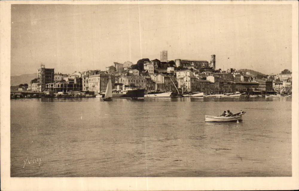 Cannes (Alpes-Maritimes) — Der Hafen und der Mont Chevalier — YVON Kunstausgaben, Paris - Vorderseite