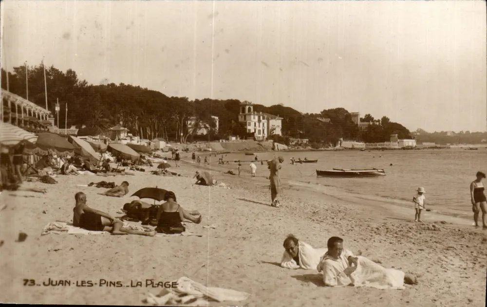 Juan-les-Pins — A Praia — Real Photo, n°73 - Frente