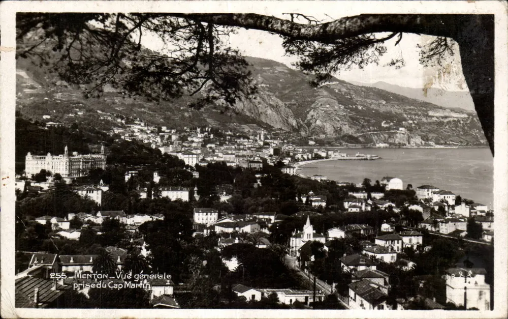 Menton — Vista geral tirada do Cap Martin — Edições DART MUNIER, n° 255 - Frente