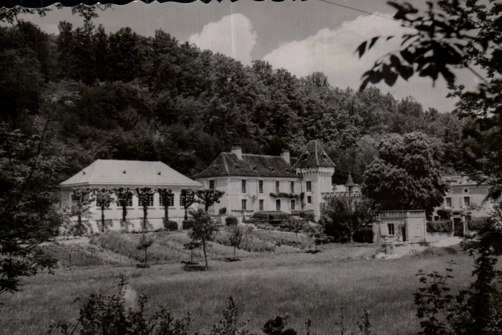 Schloss Soulaire — Saint-Germain-des-Prés (Dordogne) — Photo CHIRIÉ - Vorderseite