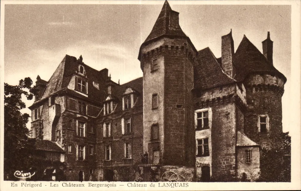 Schloss Lanquais — Die Schlösser von Bergerac — In Périgord - Vorderseite