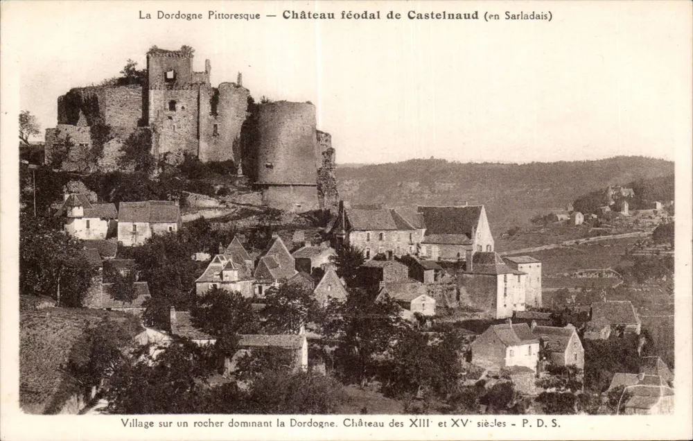 Castelo feudal de Castelnaud (em Sarladais) — A Dordogne Pittoresca — P. D. S. - Frente