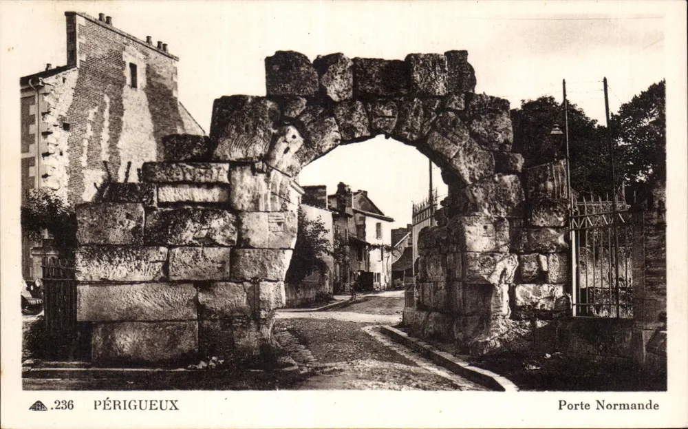 Périgueux — Porte Normande — n°236 - Frente