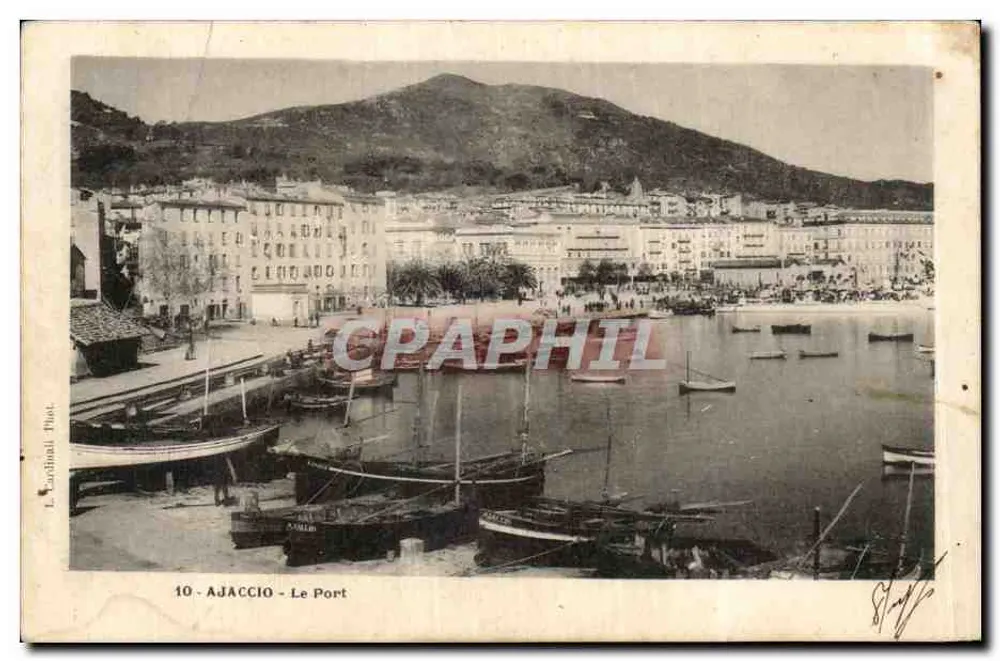 Ajaccio - Der Hafen — Ansicht des Hafens mit Booten und Berg im Hintergrund — L. Cardinal Phot. - Vorderseite