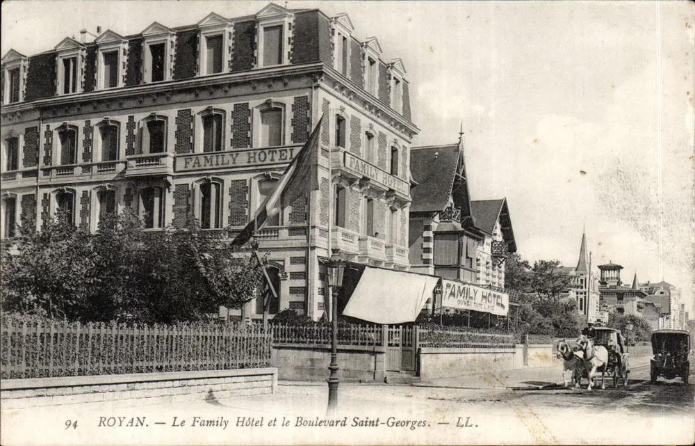 Royan — Das Family Hotel und der Boulevard Saint-Georges — LL. - Vorderseite
