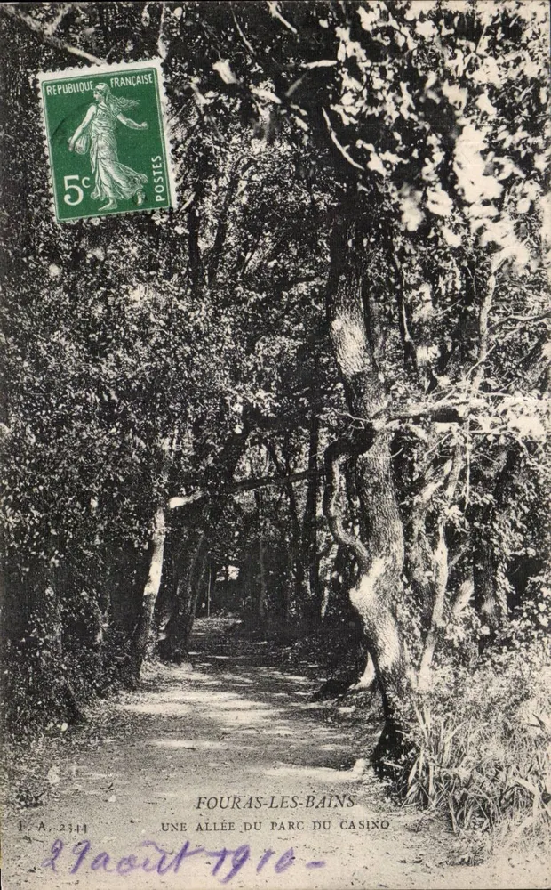 Fouras-les-Bains — Uma avenida do parque do cassino — editor F.A. n°2314 - Frente