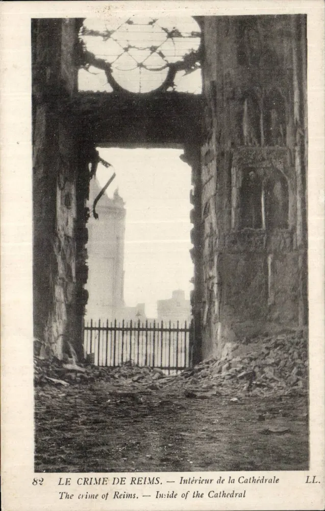 Reims — Innenansicht der Kathedrale nach den Zerstörungen — Édia Paris-Yerbaillies n°82 - Vorderseite