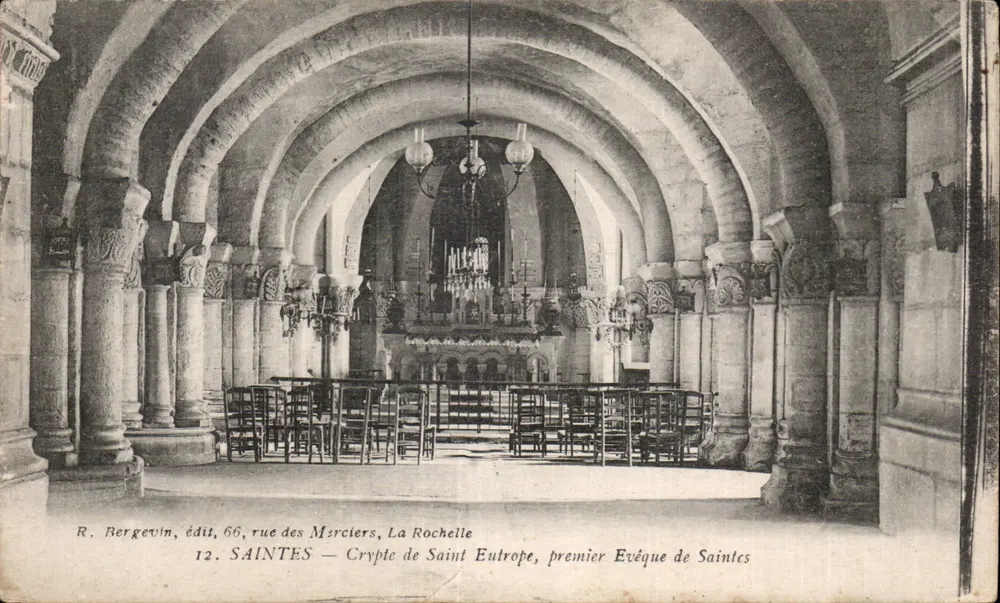 Saintes — Cripta de São Eutrópio, primeiro bispo de Saintes - Frente