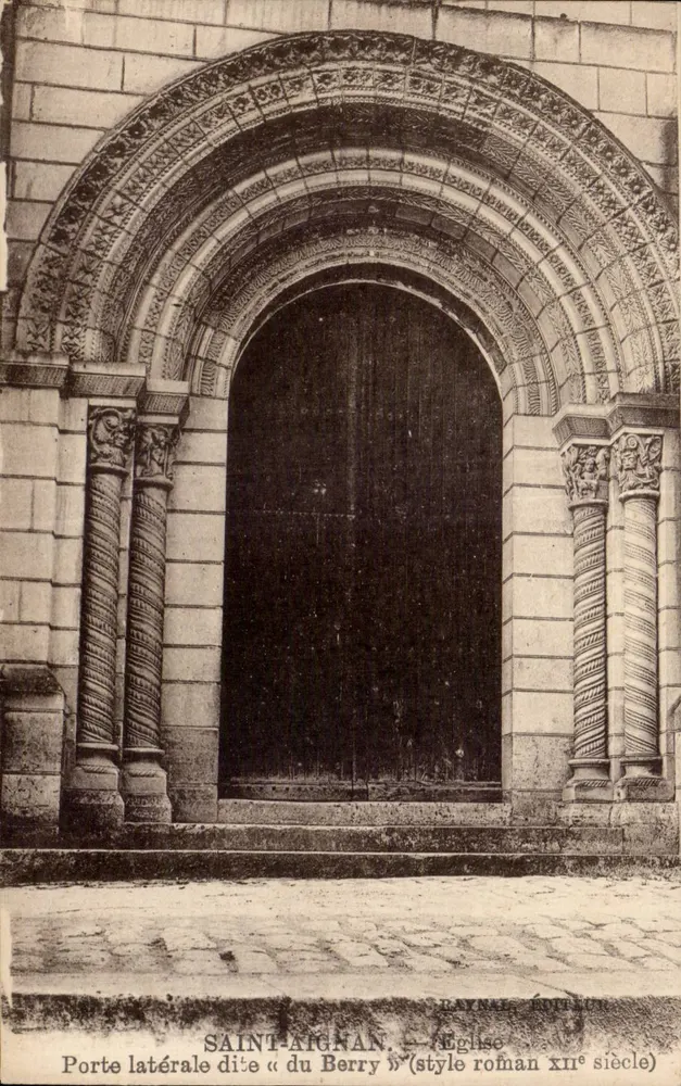 Saint-Aignan — Porta lateral dita « do Berry » (estilo romano XIIº século) — Laynal Editora - Frente