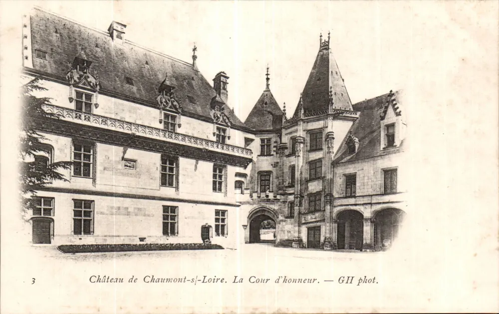 Schloss Chaumont-sur-Loire — Der Ehrenhof — GHI phot. - Vorderseite