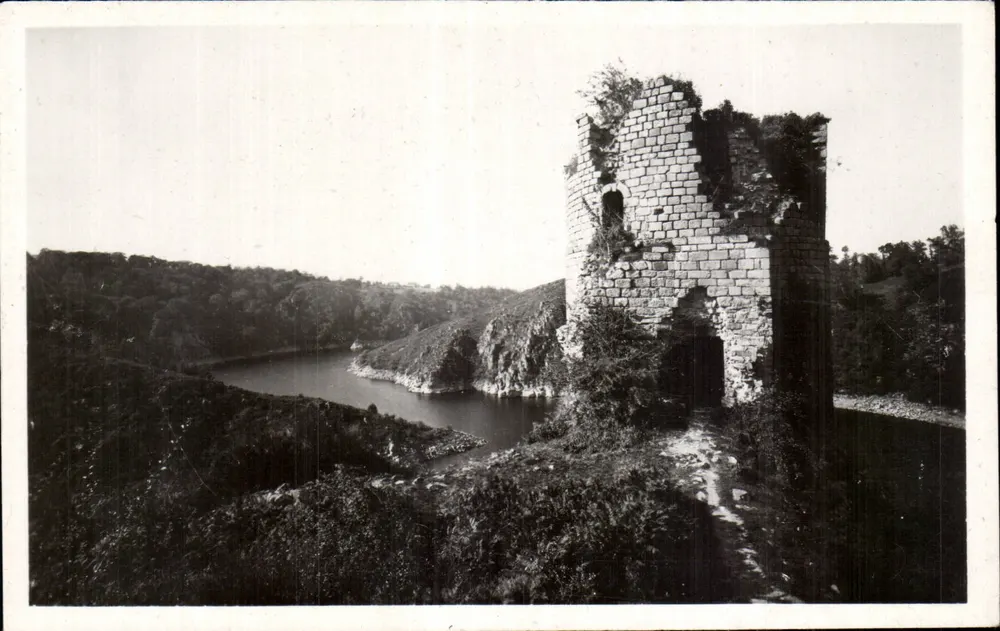La Tour Colin und der Felsen der Weber — CROZANT (Creuse) — Edition « LA CLOOGINE » - Vorderseite