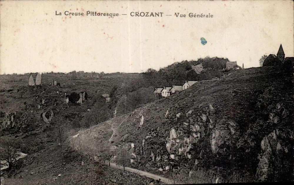 La Creuse Pittoresca — Crozant — Vista Geral - Frente