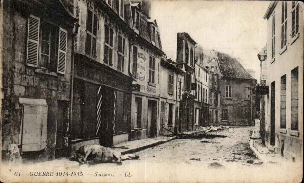 Soissons — Rue destruída durante a guerra 1914-1915 — LL - Frente