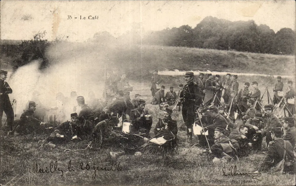 Soldats en campement — scène de repos avec feu de camp — éditeur E. Lhun, N° 35 - Frente