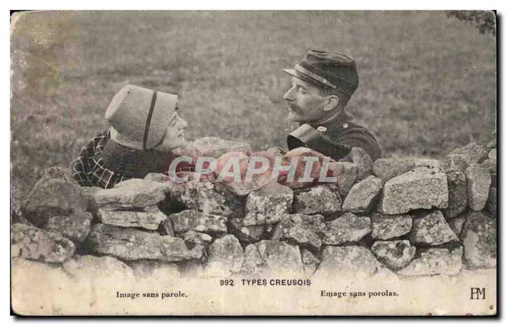 Deux personnes derrière un mur de pierres — Types Creusois n°992 — éditeur FM - Recto
